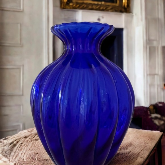 Pilgrim Glass Vase - Picture 2 of 12